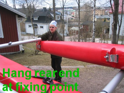 Hang rear at fixing point.